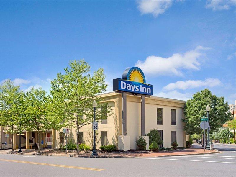 Days Inn By Wyndham Silver Spring Exteriér fotografie