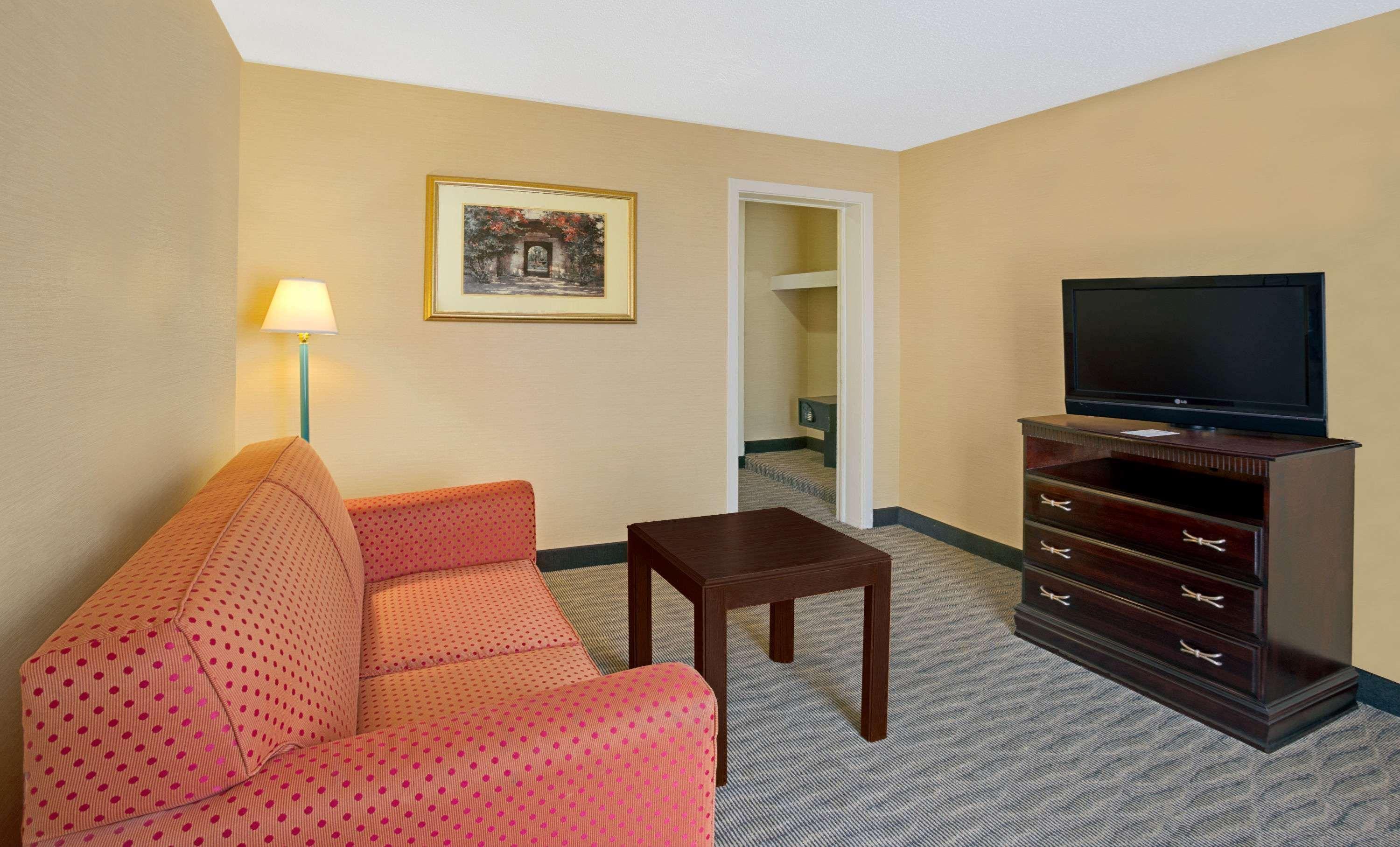 Days Inn By Wyndham Silver Spring Exteriér fotografie