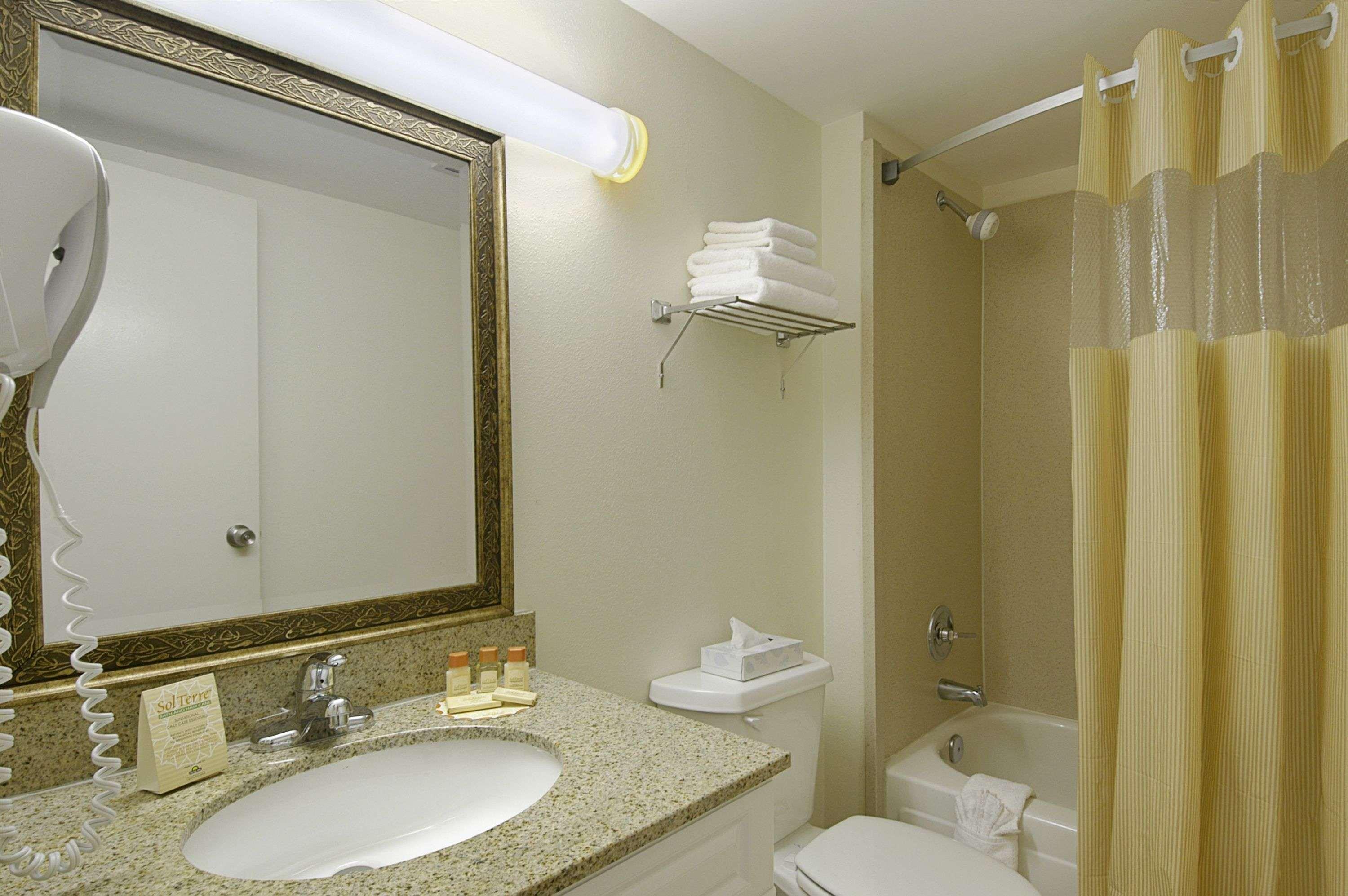 Days Inn By Wyndham Silver Spring Exteriér fotografie