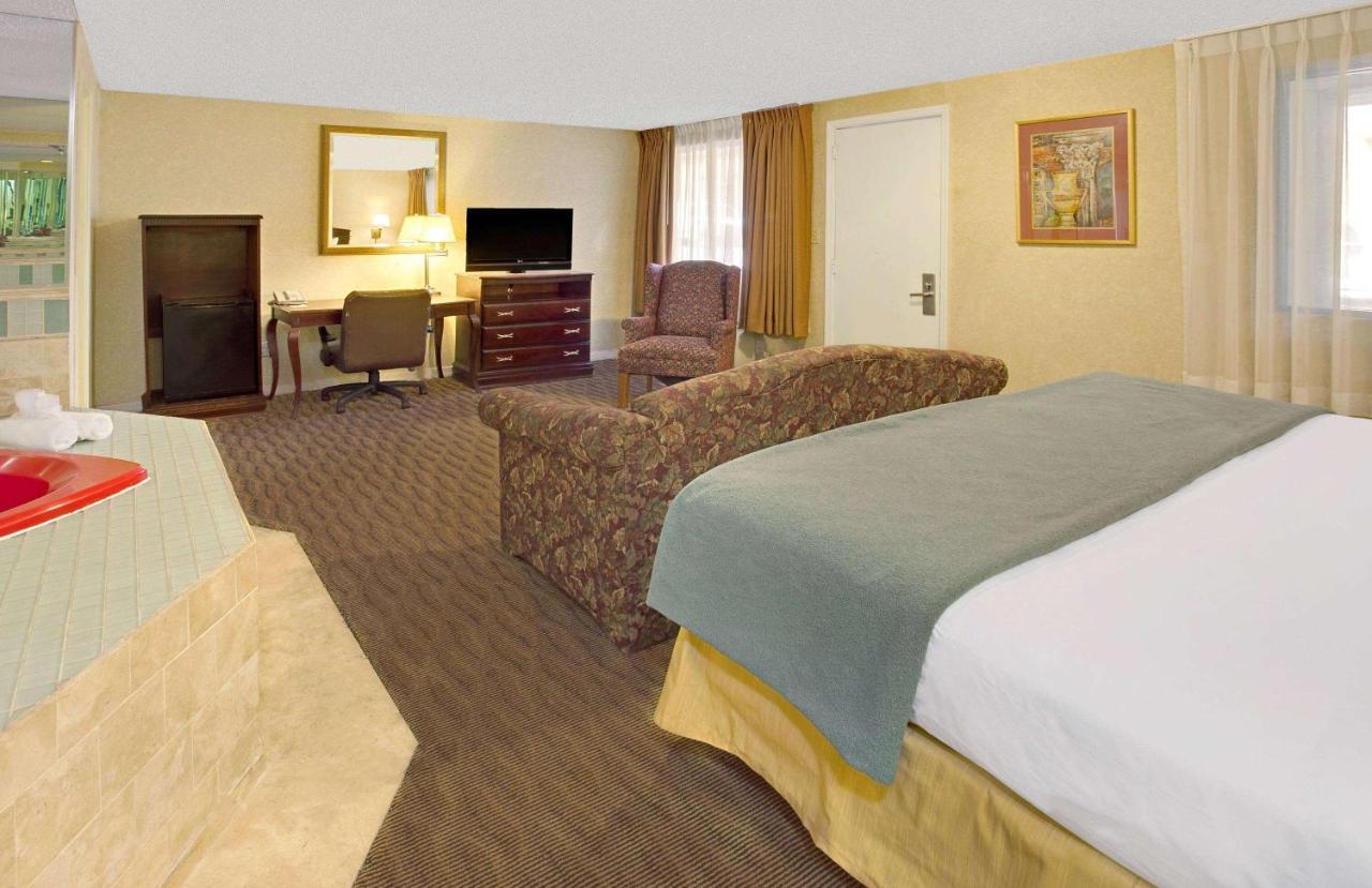 Days Inn By Wyndham Silver Spring Exteriér fotografie