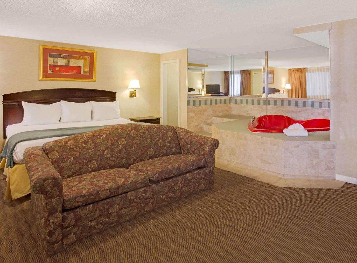 Days Inn By Wyndham Silver Spring Exteriér fotografie